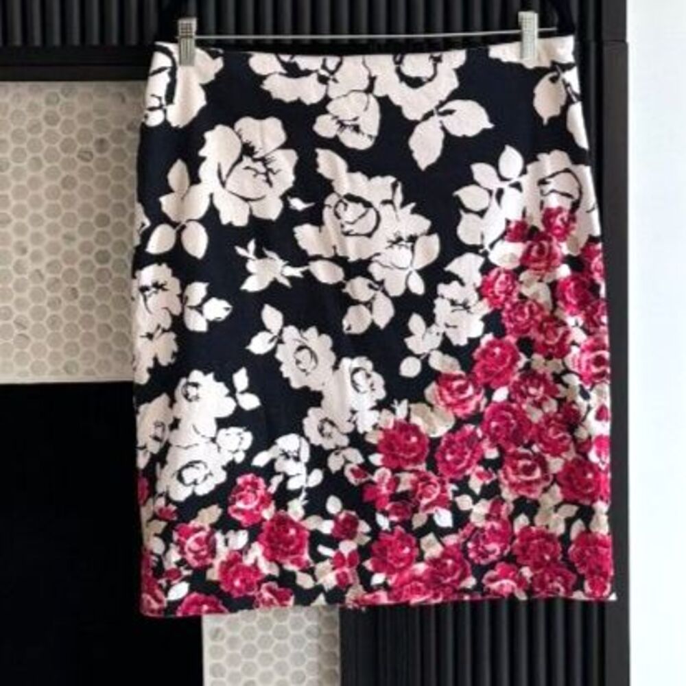 White House Black Market Floral Pencil Skirt Black Pink Lined Size 10 EUC
